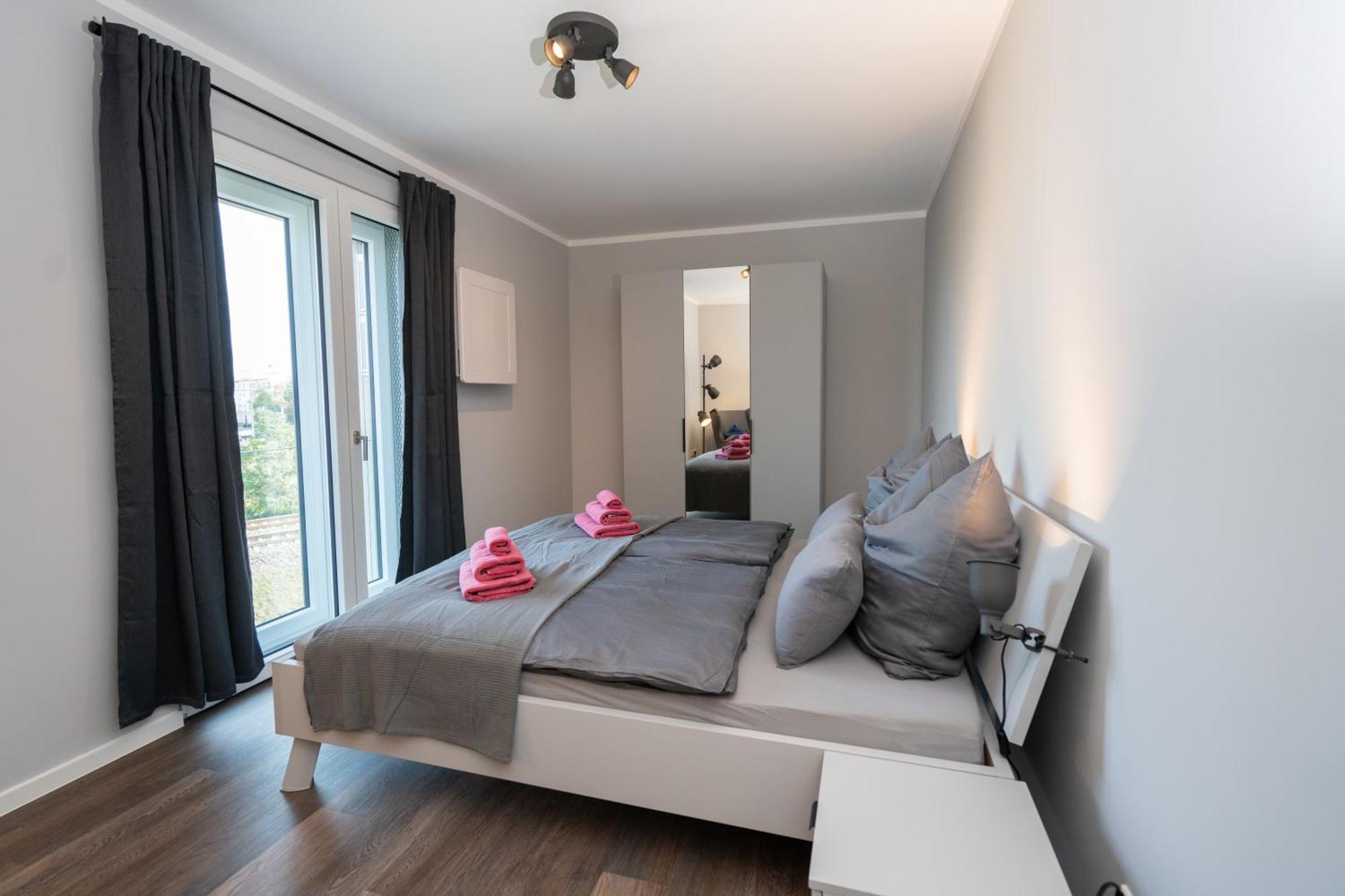Cozy City Dream Apartment Mit Terrasse Und Parkplatz - 90M² دريسدن المظهر الخارجي الصورة